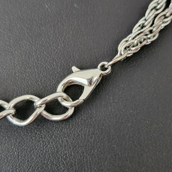 Paparazzi Razzle Dazzle Rhinestone Necklace Choker Length Lead-Free Nickle-Free - Picture 6 of 8